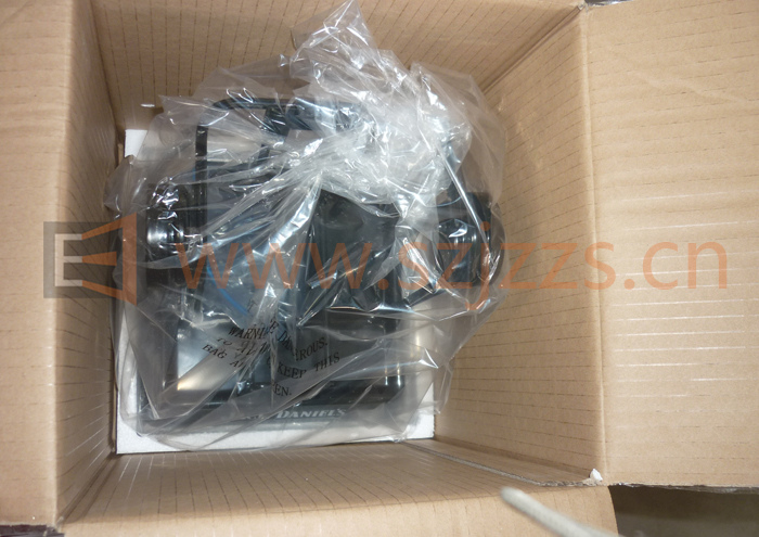 杰克丹尼品牌酒架展示架包裝過程 杰克丹尼品牌酒架展示架包裝過程